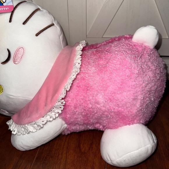 Sleeping Hello Kitty Plush - Picture 8 of 8